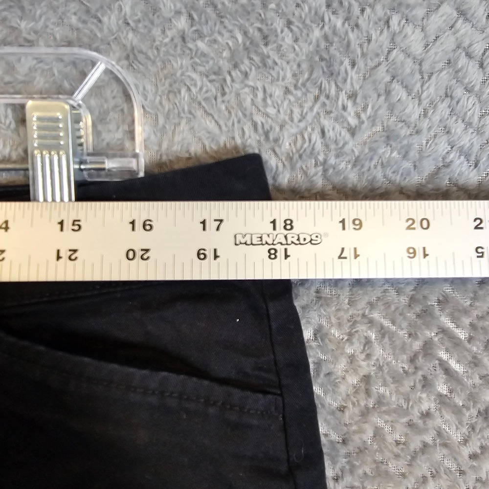 Old Navy Pixie Black Chino Shorts Womens Size 6 Mid Rise Stretch Cotton Casual - Picture 2 of 5